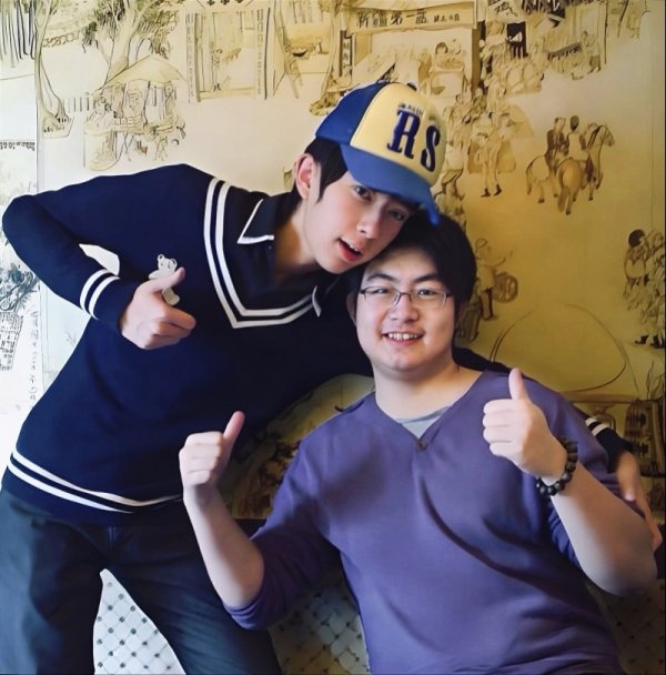 顺发配资 老友眼中的于朦胧：读书时就有“男神范”，走红后也重情重义